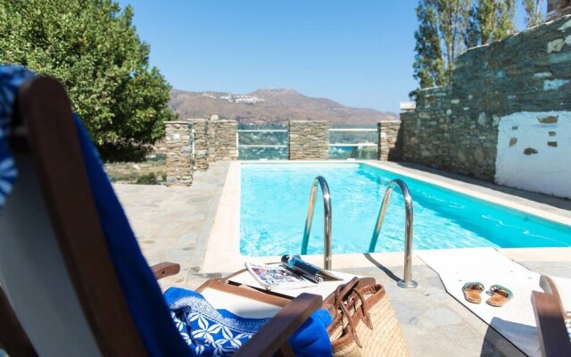"Harmony" Apt in Stone Tower 1690 • Andros Island