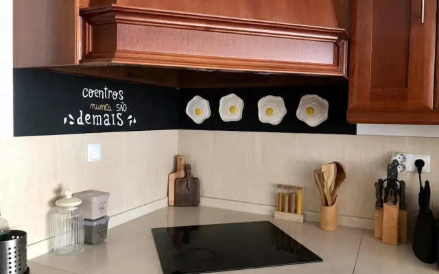 Charming 5-bed House in Granja