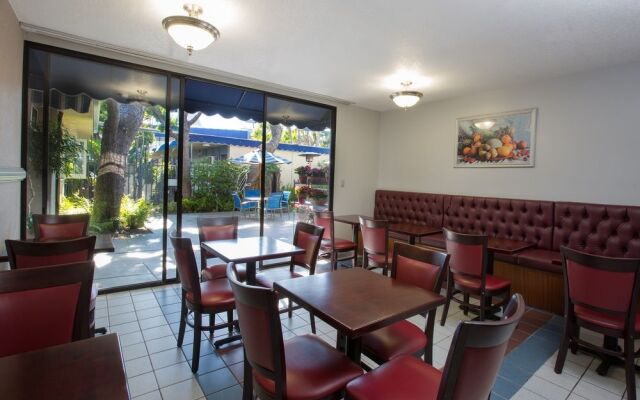 Travelodge Hotel at LAX