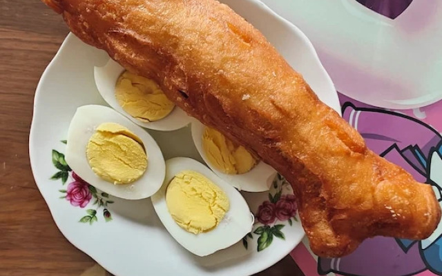 Mommy's home with breadfast and more