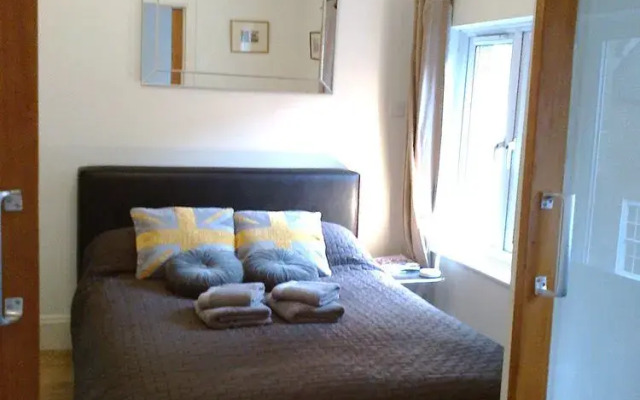 Trafalgar Square Apartments