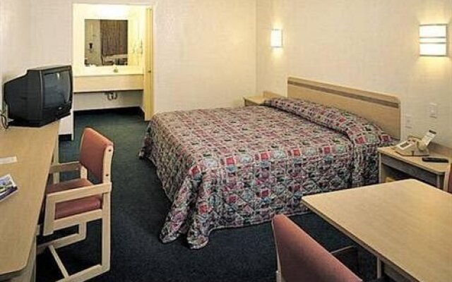 Americas Best Value Inn - Blue Springs / Kansas City