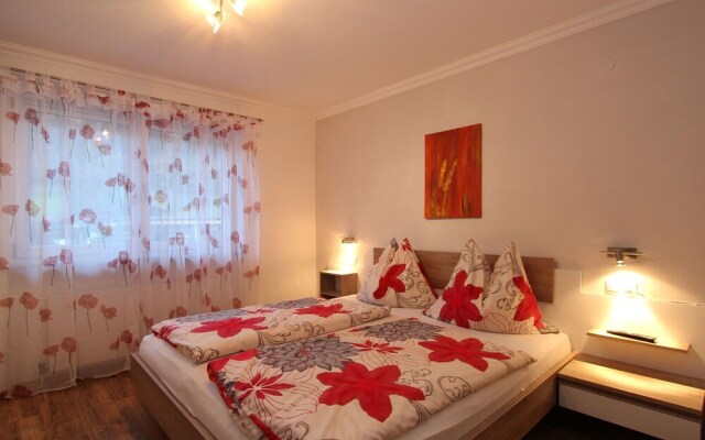 Quaint Apartment near Forest in Neukirchen am Großvenediger