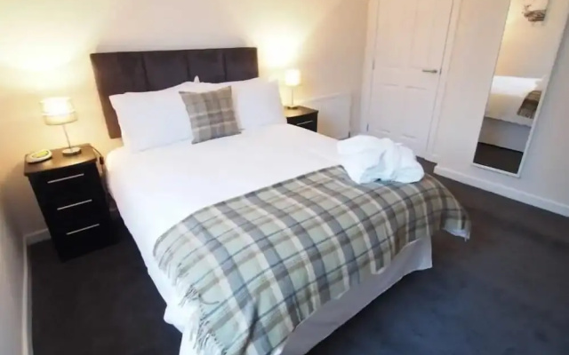 Wallfield Field Apartments
