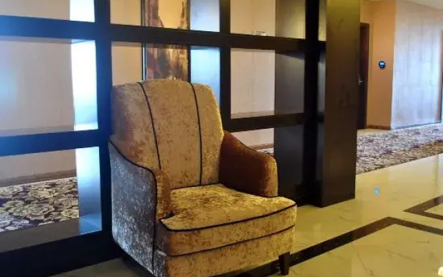 Linhai Phoenix Town Business Hotel
