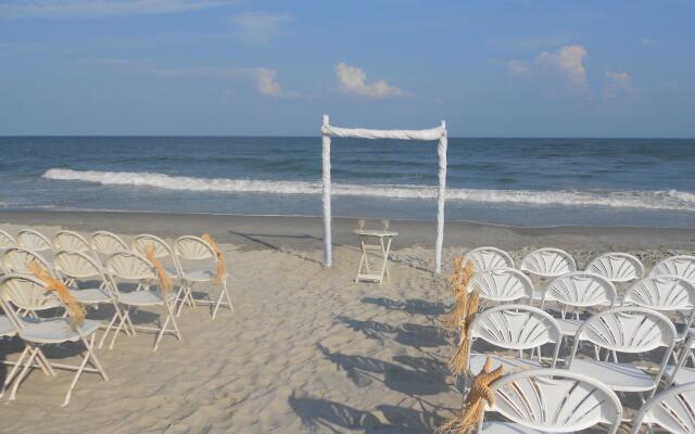 Holiday Inn Resort Oceanfront at Surfside Beach, an IHG Hotel