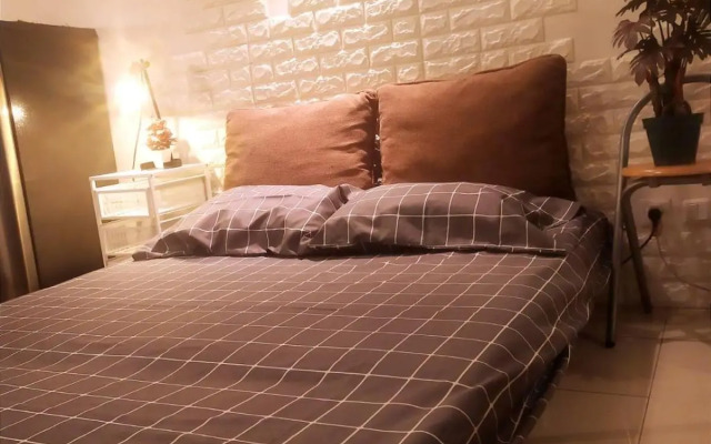 Tiny studio with pool, jogging track, gym and Mall