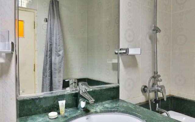 Oyo 395 Al Hafof Hotel