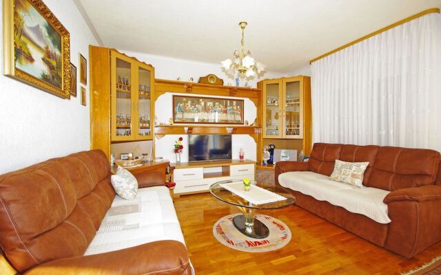 Apartment Ana Put Makra