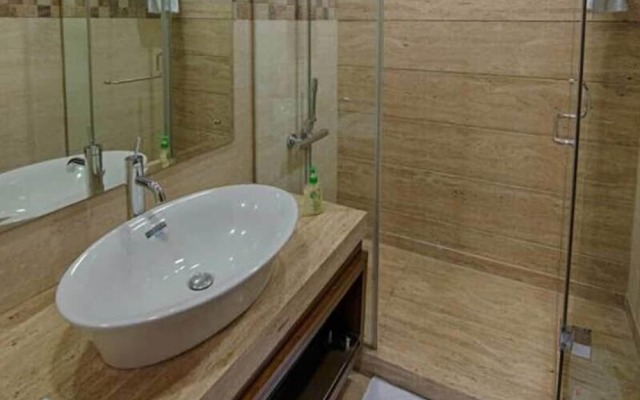 Stately Suites NH 8