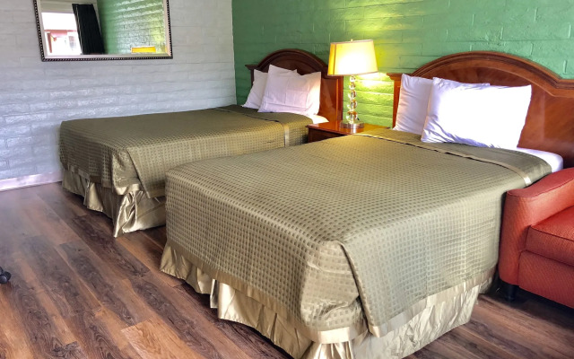 Hitching Post Studios Inn
