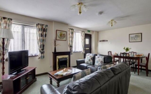 The Carriage House 20655