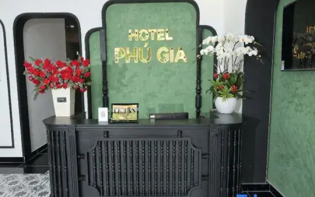 Phu Gia Hotel 228 Le Van Luong