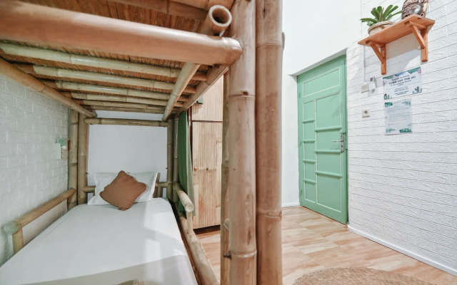 Snooze Guesthouse Yogyakarta - Hostel