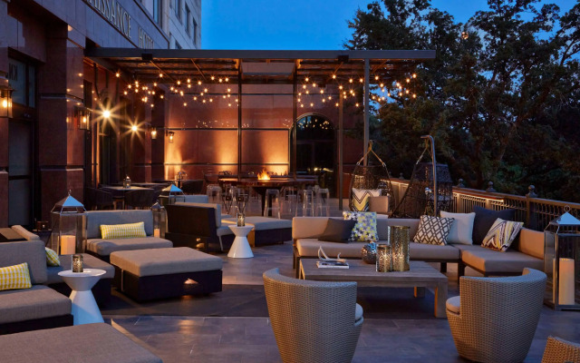 Renaissance Austin Hotel