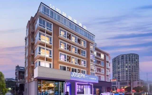 5.0 Joseph Fruit Tea Hotel