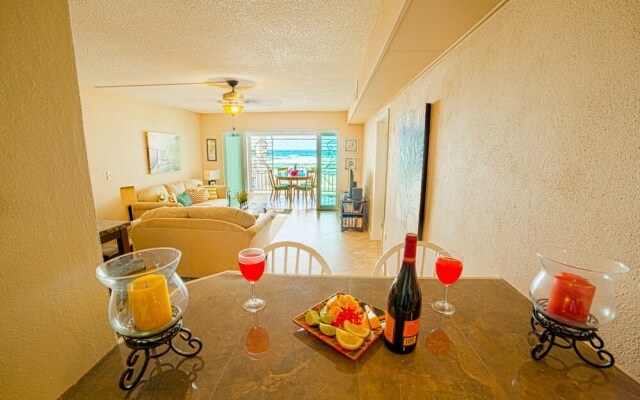 Gorgeous Ocean Views! Welcome to Bella Breeze! BeachFront 2BR 2BA