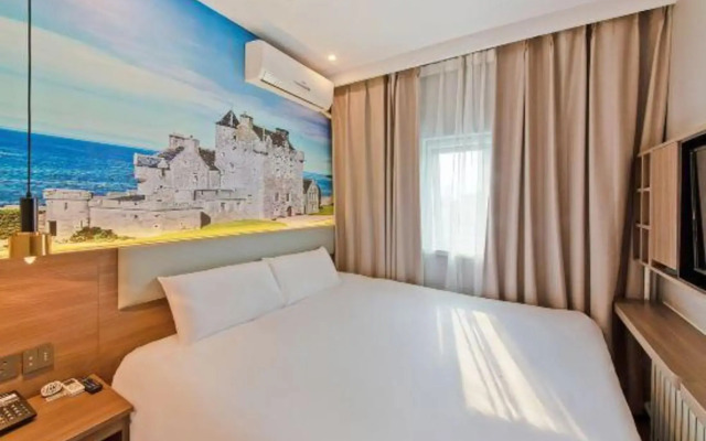 Jimmy Sunshine Fast Hotel