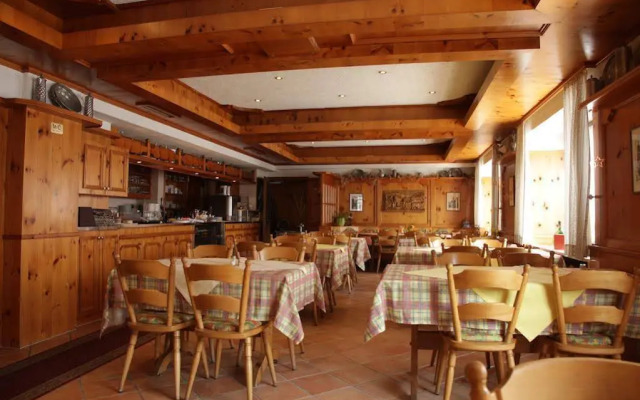 Hotel-Restaurant Zum Kirschbaum