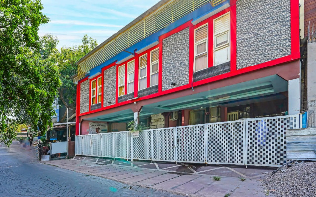 OYO 91743 Choirul Residence