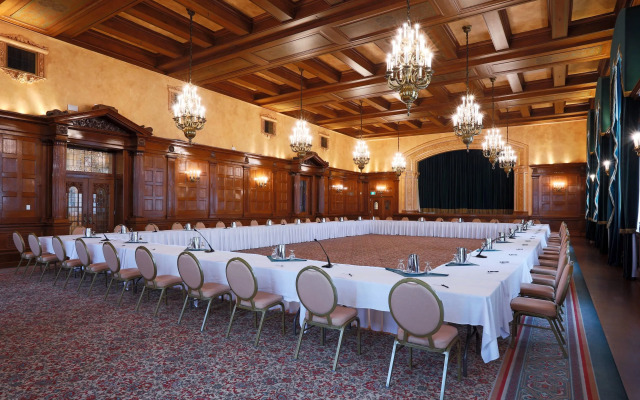 The Fort Garry Hotel, Spa and Conference Centre, an Ascend Collection Hotel
