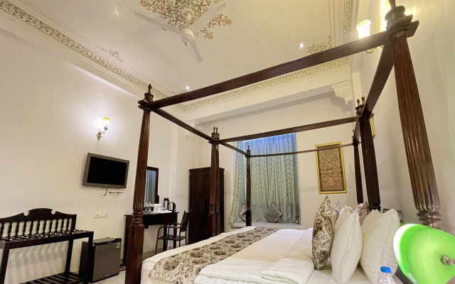 Hotel Boheda Palace