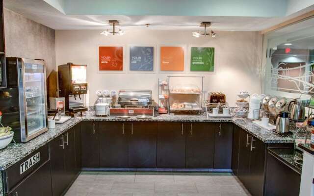 Comfort Suites Pittsburgh Airport