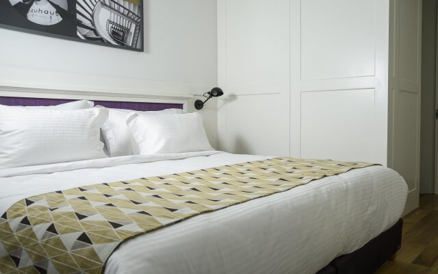 Lily & Bloom Hotel