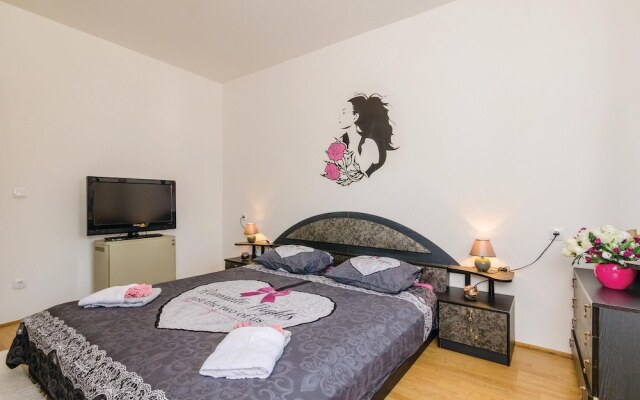 Stunning Home in Radovcici With Wifi and 3 Bedrooms