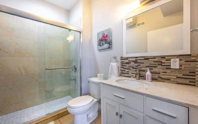 Chic 1BR Retreat Perfect for Niagara Falls Trips