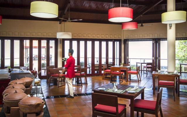 Victoria Nui Sam Lodge