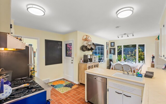 Magnolia on the Hill