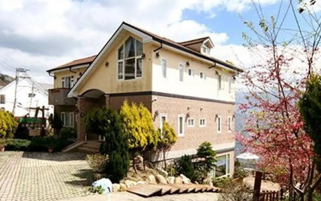 Chingjing New Paradise Bed and Breakfast