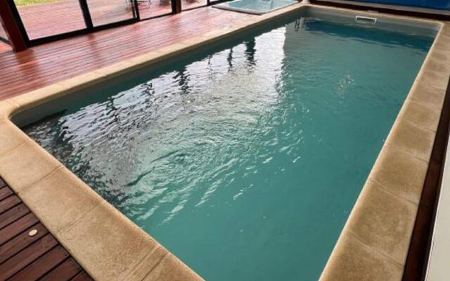 Attractive holiday home in Moëlan-sur-Mer with garden