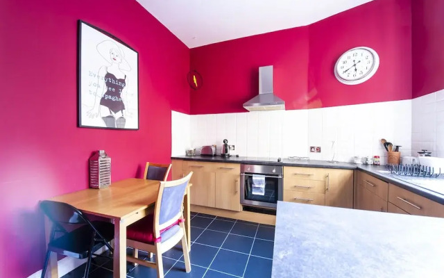 JOIVY Great Location! - Charming Apt by Edinburgh Castle