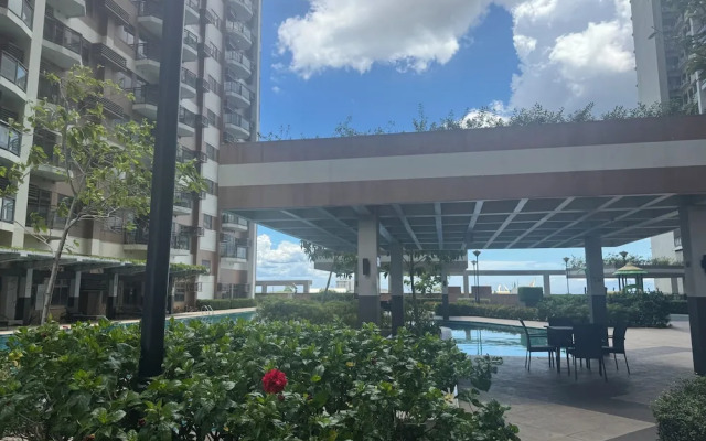Manila Bay View - 1BR with balcony