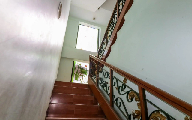 OYO 512 Ndalem Mantrijeron Hotel