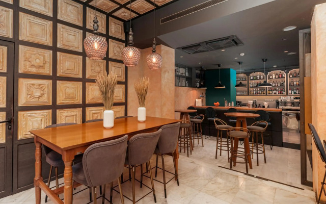 Parnon Hotel