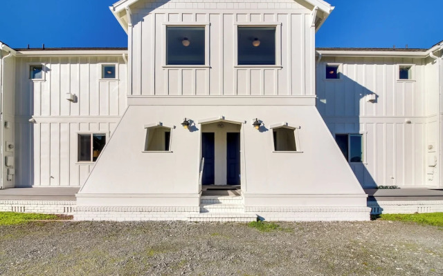 Scenic Bandon Vacation Rental w/ Beach Access!