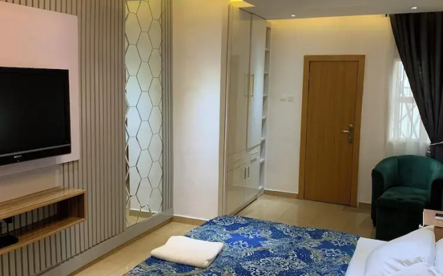 Signature apartments