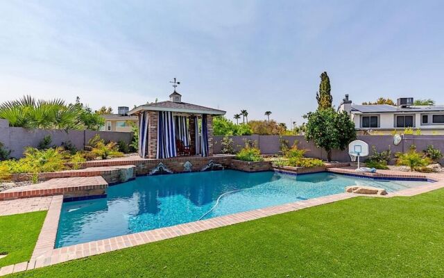 Everett Street Retreat