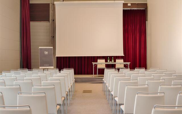 Отель NH Venezia Laguna Palace