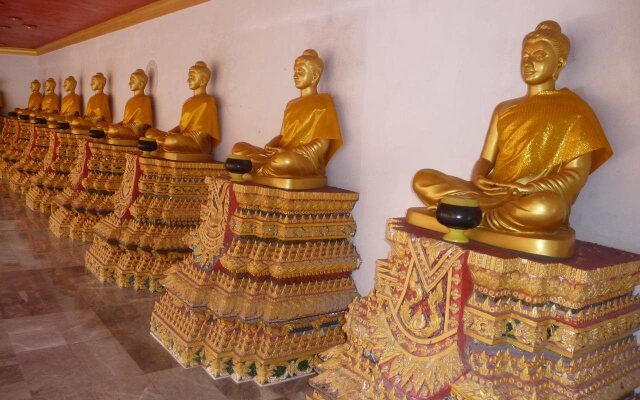 Klong Muang Inn