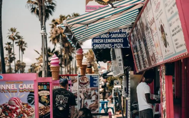 citizenM Los Angeles Downtown