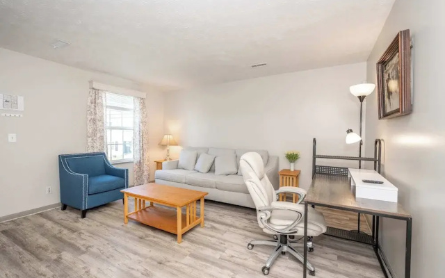 Arkstone Retreat 2 - 4 minutes from the Ark!
