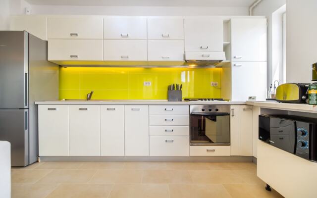 Mountain View Apartment