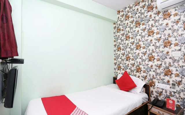 OYO 15443 Hotel Mega Palace
