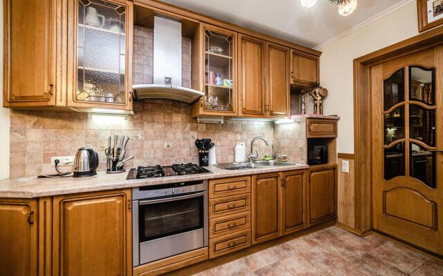 Дом на улице Василия Бутурлина 108