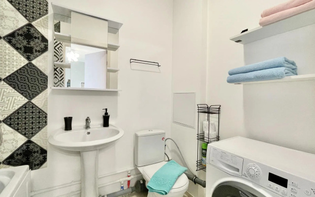 NeVotele (НеВотеле) на улице Чемпионов 1