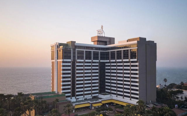 Taj Lands End